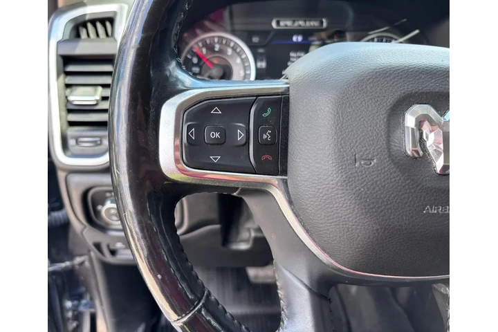 2019 RAM 1500 Laramie image 9