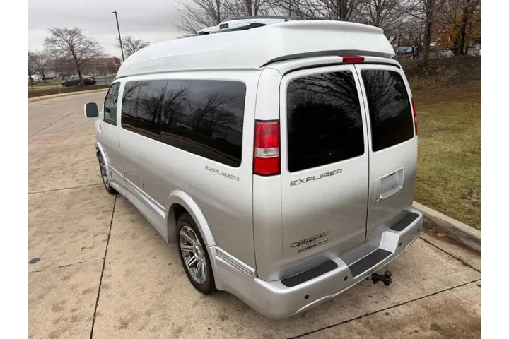 $34997 : 2017 Express 2500 image 5