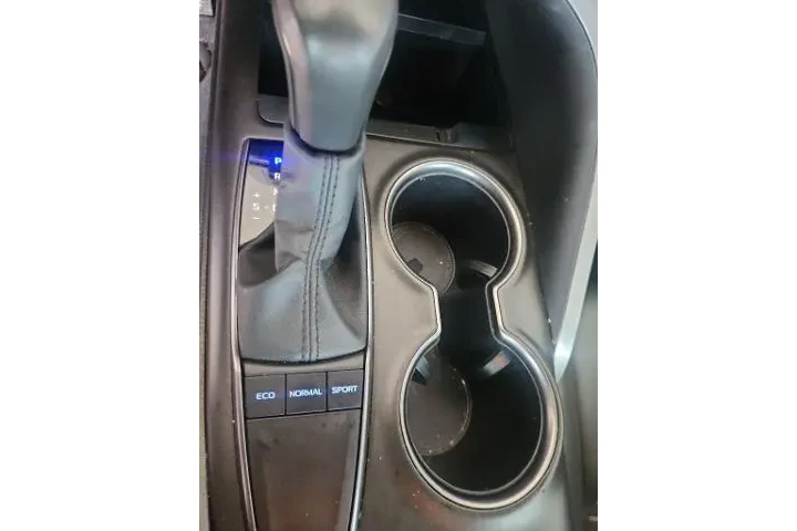 $25939 : Toyota Camry 2024 SE 4dr Sed image 3