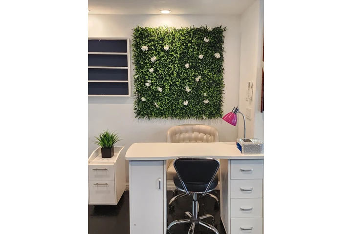 Estación para uñas en renta image 1
