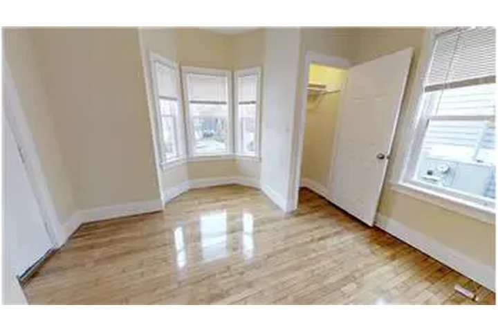 $3900 : Rental property with 2 bedro image 3
