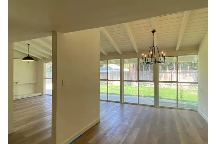 $3100 : Nice 3 bedroom house image 10