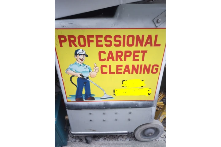 Carpet cleaning image 1