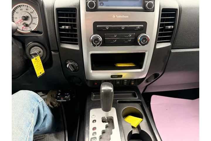 $22900 : Nissan Titan 2015 4x4 SV 4dr image 10