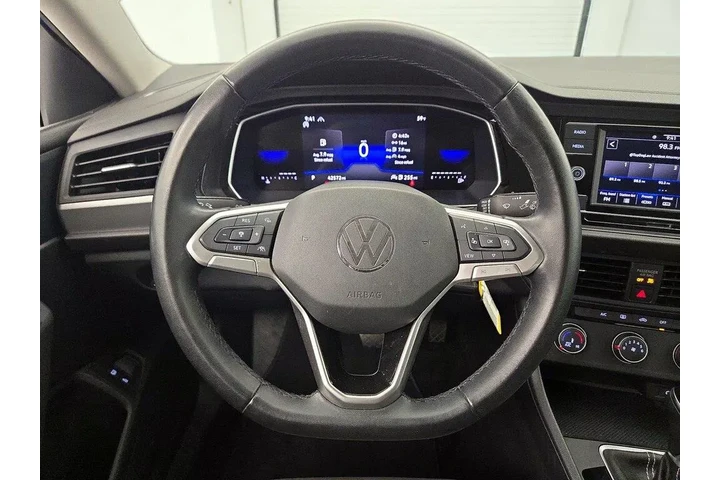 $18998 : Volkswagen Jetta 2024 S 4dr image 9