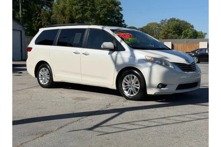 $18900 : 2016 Sienna XLE 7-Passenger A image 9