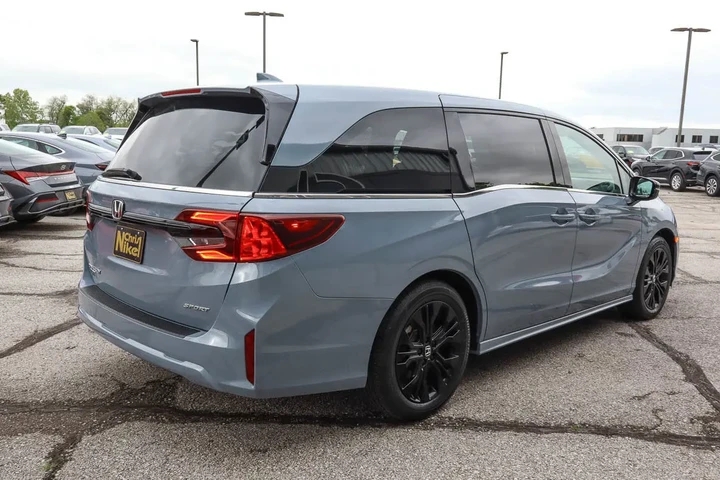 $38488 : 2025 Odyssey Sport-L Auto image 4