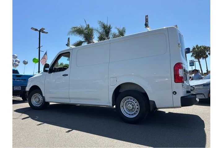 $25777 : 2017 NV Cargo S image 4