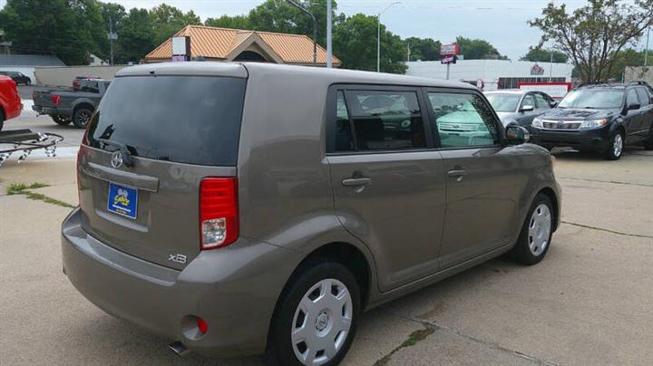 $9999 : 2012 xB image 7