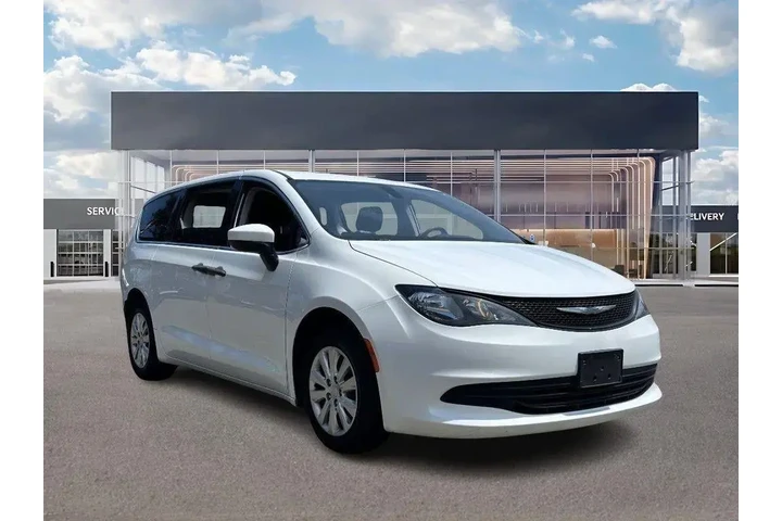 $10850 : Chrysler Voyager 2020 L 4dr image 3