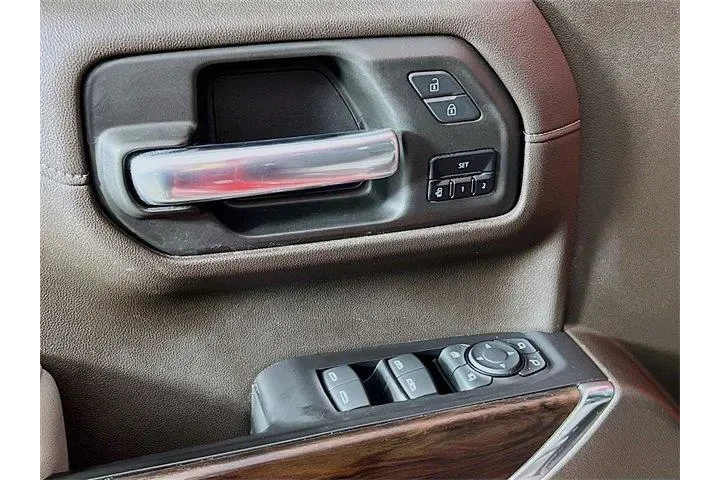 $38975 : GMC Sierra 1500 2020 4x4 SLT image 9