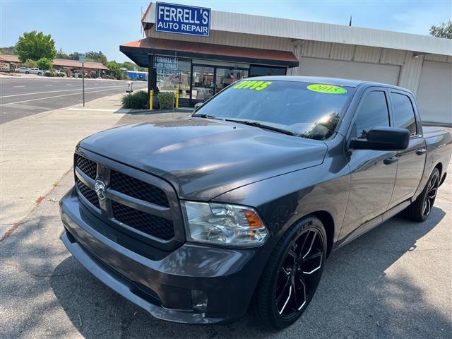 $21995 : 2015 RAM 1500 2WD Crew Cab 14 image 4