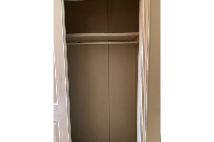 $1 : Cuarto de renta image 6