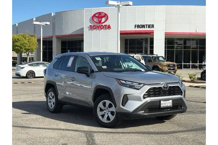 $31780 : Toyota RAV4 2025 LE 4dr SUV image 1