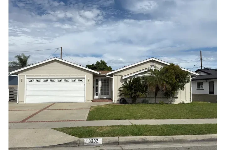 $2200 : 30-minute commute to Irvine, image 1