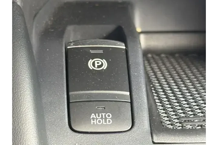 $20987 : Nissan Kicks 2024 SR 4dr Cro image 9