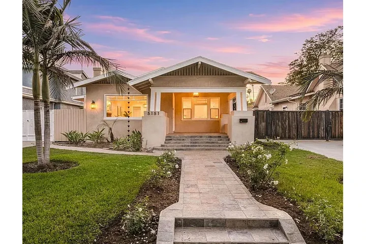 $3800 : beautifully designed, 3bedroom image 1