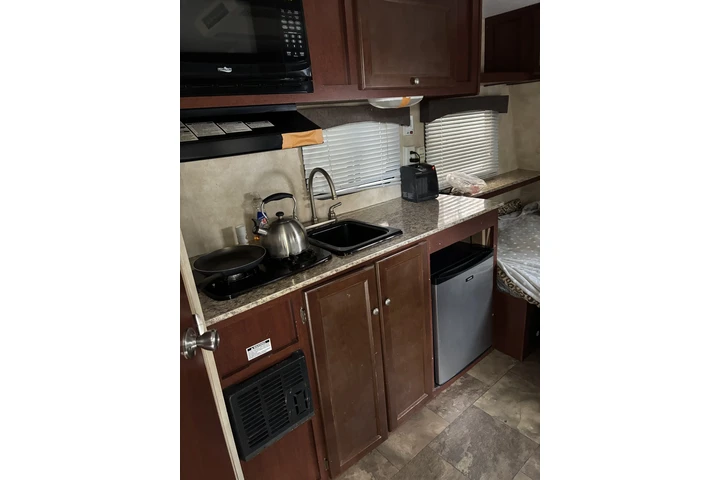 $650 : RV Cuarto en Renta image 3