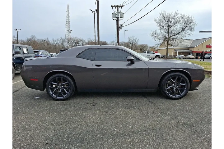 $24895 : Dodge Challenger 2023 SXT 2d image 6