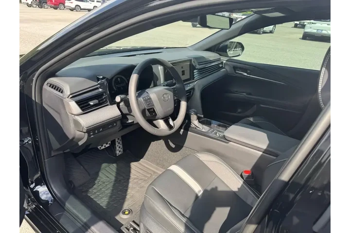 $27991 : Toyota Camry 2025 SE 4dr Sed image 9