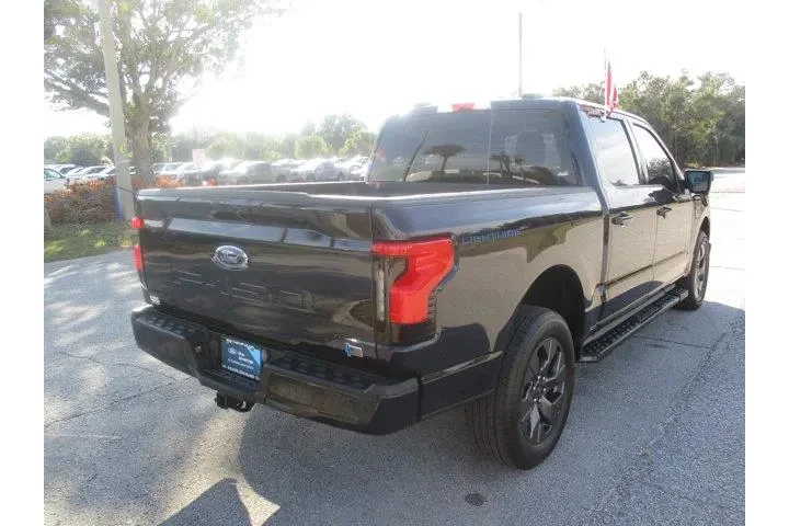 $39495 : Ford F-150 Lightning 2023 AW image 7