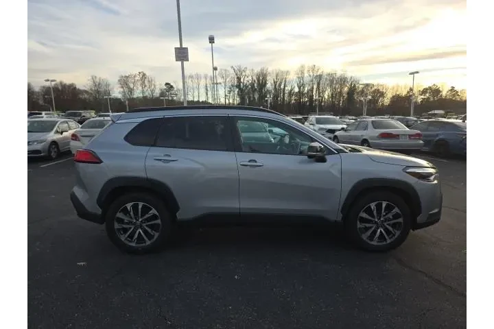 $31431 : Toyota Corolla Cross 2025 AW image 5