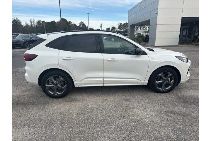 $22660 : Ford Escape 2023 ST-Line 4dr image 7