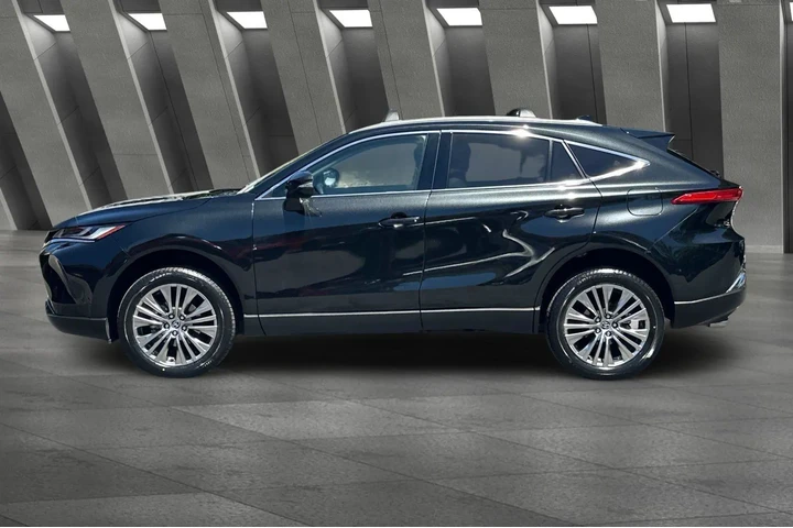 $36900 : Toyota Venza 2024 AWD XLE 4d image 7