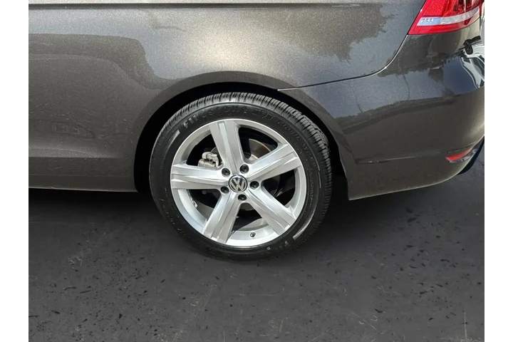 Volkswagen Eos 2012 Lux SULE image 9
