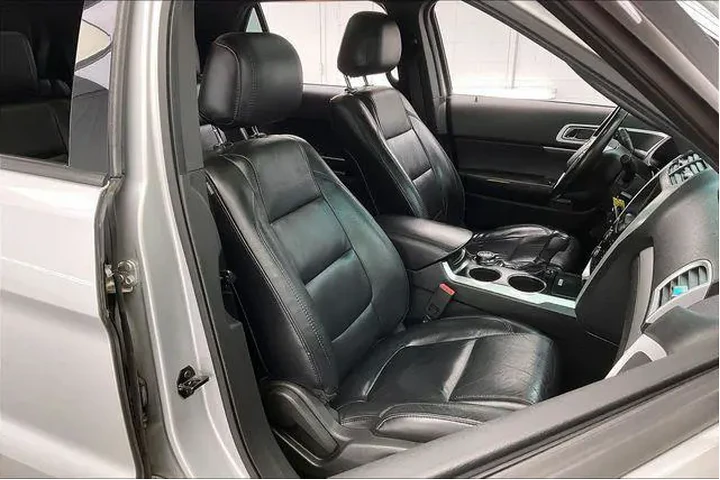$7990 : Ford Explorer 2013 AWD XLT 4 image 7