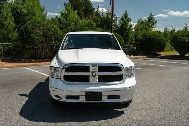 $31696 : Ram 1500 Classic 2024 4x4 SL image 2