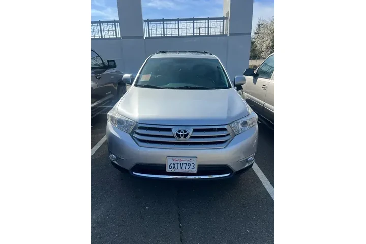 $15988 : Toyota Highlander 2012 AWD S image 1
