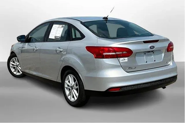 $15891 : Ford Focus 2018 SE 4dr Sedan image 9