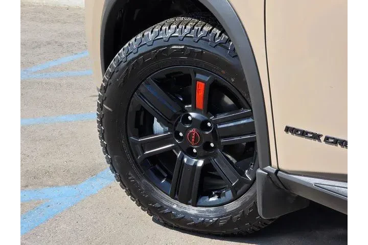 $32332 : Nissan Rogue 2025 AWD Rock C image 8