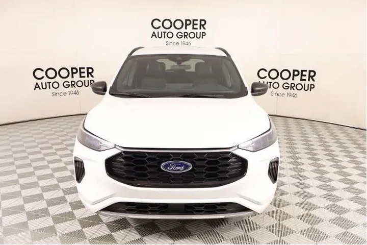 $19383 : Ford Escape 2023 ST-Line 4dr image 9