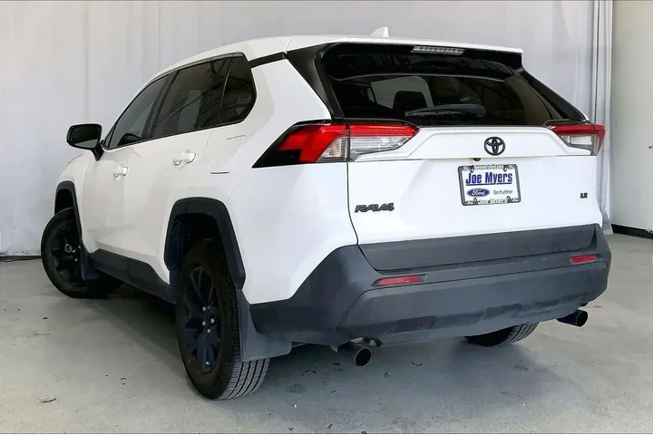 $25901 : Toyota RAV4 2023 LE 4dr SUV image 5