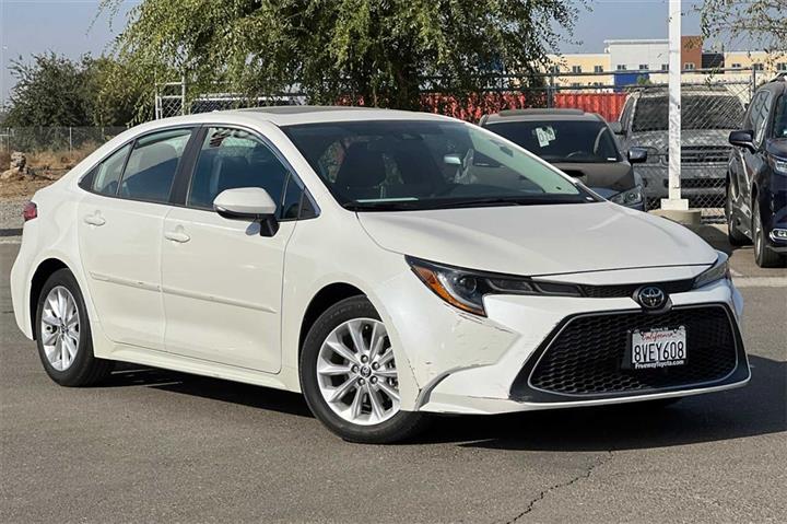 $23350 : Corolla XLE image 2