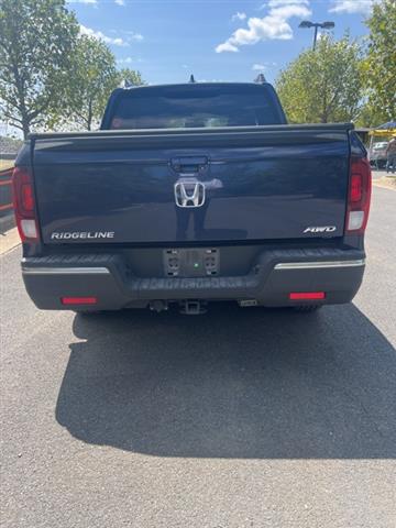 $21995 : PRE-OWNED 2017 HONDA RIDGELIN image 5