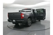 $36947 : Toyota Tundra 2017 4x4 SR5 4 thumbnail
