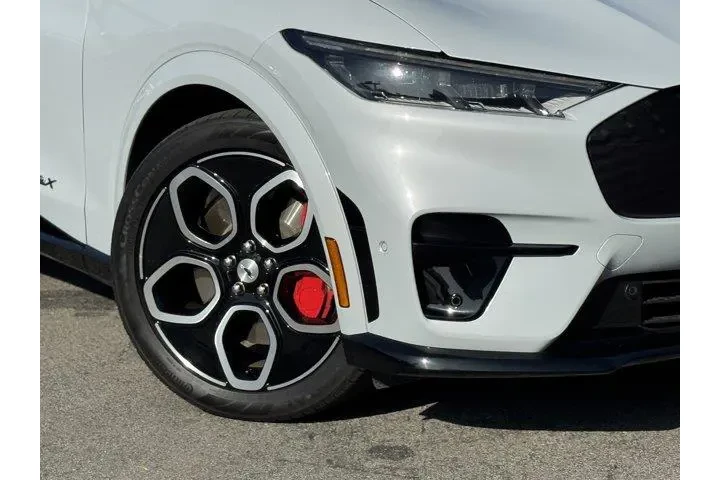 $30995 : Ford Mustang Mach-E 2022 AWD image 4