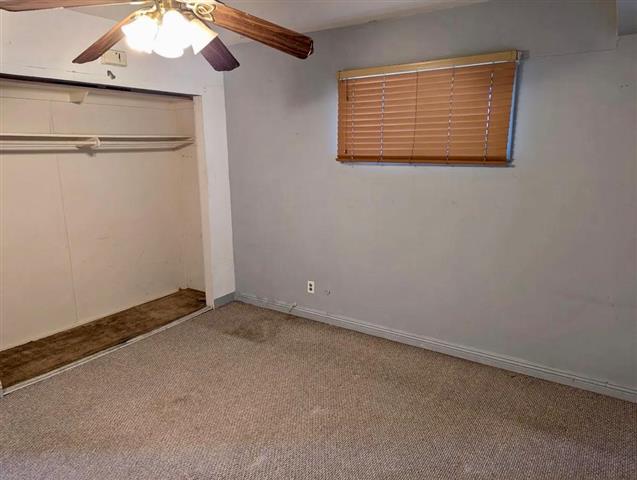 $1200 : Nice 3 Bedroom 2 bath image 6