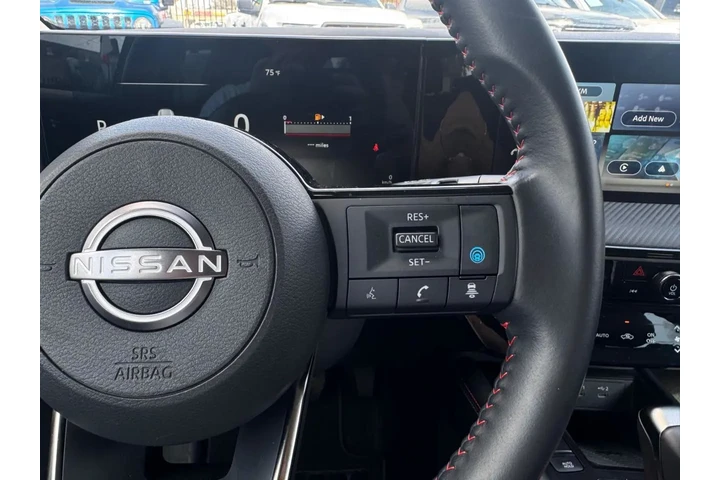 2025 Kicks SR image 10