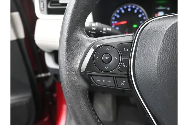 $22452 : Toyota RAV4 2021 XLE Premium image 7