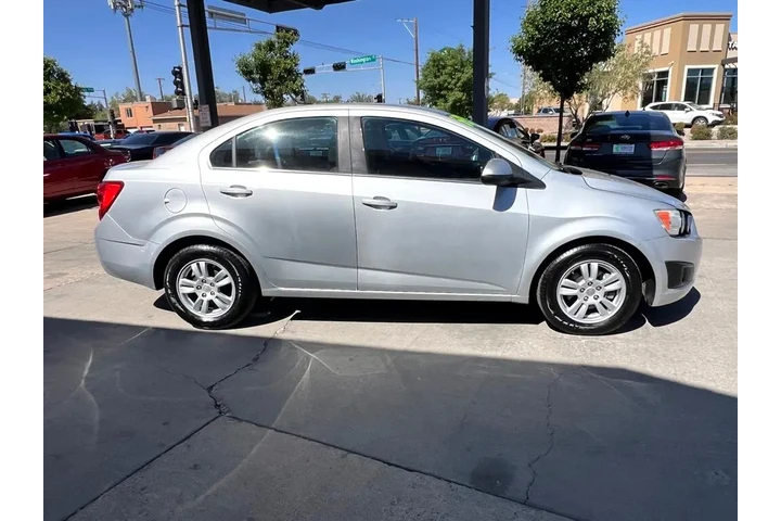 2014 Sonic LT Auto Sedan image 4
