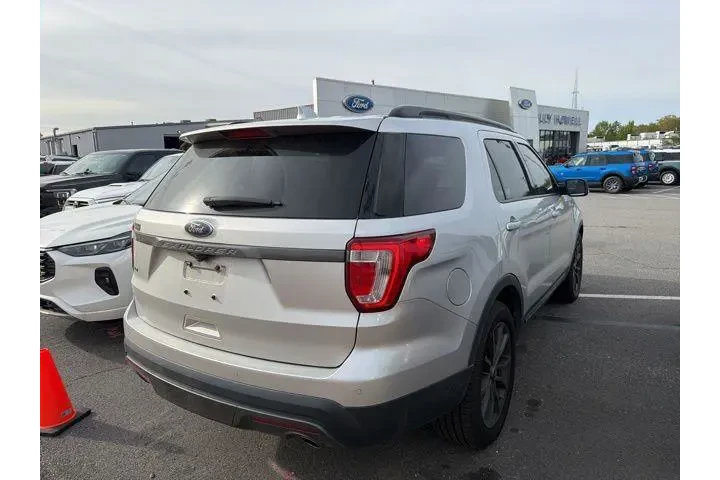 $16992 : Ford Explorer 2017 XLT 4dr S image 3
