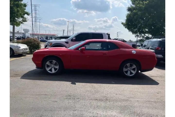 $27900 : 2023 Challenger SXT image 6