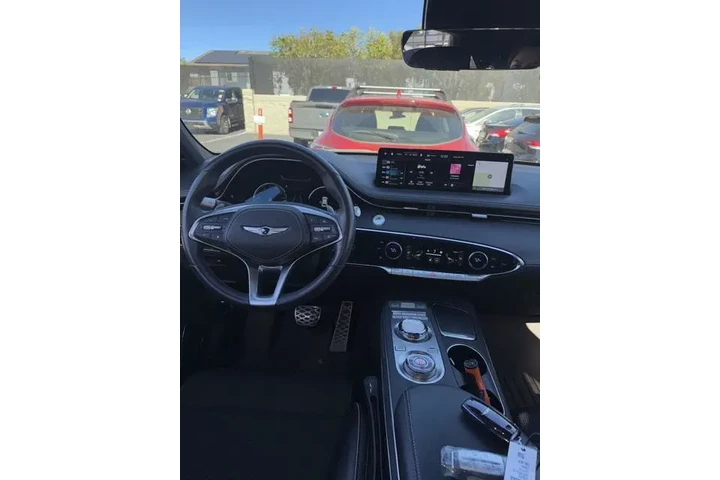 $35900 : Genesis GV70 2023 AWD 2.5T S image 5