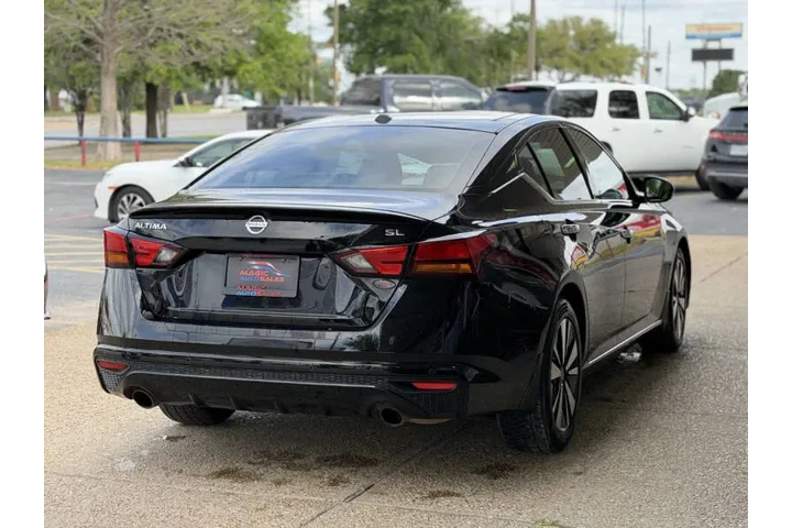 $16999 : 2019 Altima 2.5 SL image 9