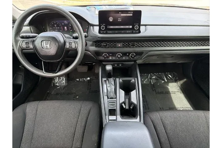 $25779 : Honda Accord 2025 LX 4dr Sed image 2