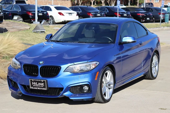 $18676 : 2017 2 Series 230i xDrive image 5